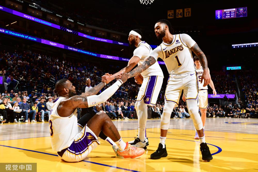 赛场上不断 赛场上不断