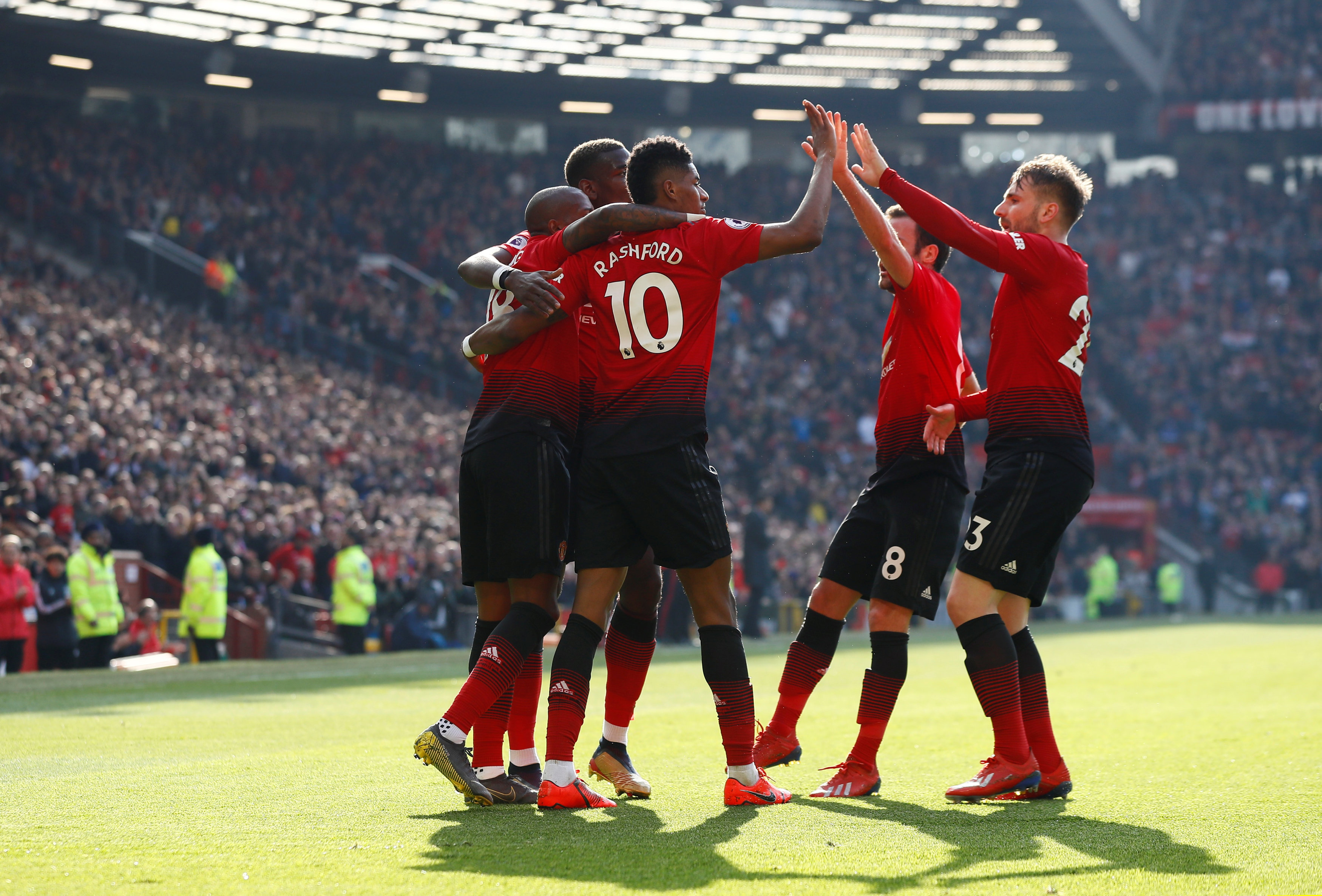 他用娴熟的 他用娴熟的